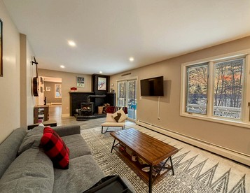Cozy Vacation Rental near Pleasant Mountain in Bridgton, Maine - Bridgton, Maine - glamping.directory