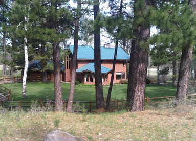 All-Inclusive Two-Story Ranch Cabin on the Banks of Antelope Lake, Northern California - Macdoel, California - glamping.directory