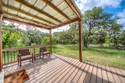 Luxurious Yurt near New Braunfels and Canyon Lake, Perfect for a Romantic Weekend - New Braunfels, Texas - glamping.directory