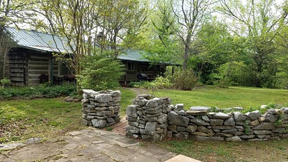 Secluded Cabin Rental near the Spectacular Ozarks of Arkansas - glamping.directory