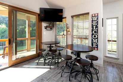 Guadalupe River Glamping Home, Perfect for a Family Adventure in Canyon Lake, Texas - Canyon Lake, Texas - glamping.directory