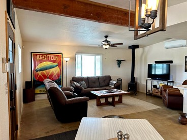 Remote Cabin with Hot-Tub and Desert Views in California - Landers, California - glamping.directory