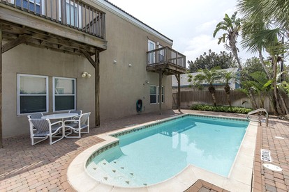 Amazing Beach House with Swimming Pool in South Padre Island, Texas - South Padre Island, Texas - glamping.directory