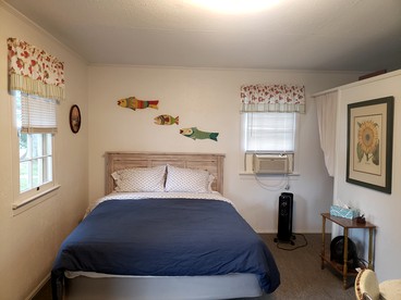 Rustic Lakeside Vacation Rental with Beach Access in Vermilion, Ohio - Vermillion, Ohio - glamping.directory