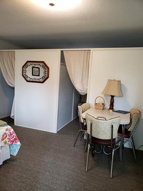 Rustic Lakeside Vacation Rental with Beach Access in Vermilion, Ohio - Vermillion, Ohio - glamping.directory