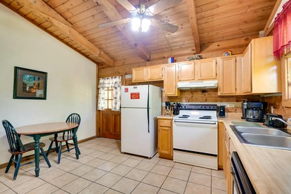 Lovely Getaways to Great Smoky Mountains National Park in this Quaint Cabin Rental for 4 - Gatlinburg, Tennessee - glamping.directory