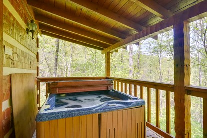 Lovely Getaways to Great Smoky Mountains National Park in this Quaint Cabin Rental for 4 - Gatlinburg, Tennessee - glamping.directory