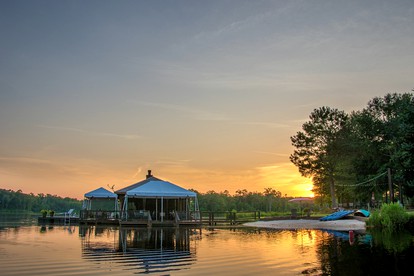 Beautiful Laakeside Cabin near Columbus - Ideal for a Glamping Getaway in Ellaville, Georgia - Ellaville, Georgia - glamping.directory