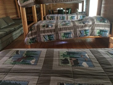 Luxury Cabin Rental for Groups with Bunk Beds near Missoula - Hall, Montana - glamping.directory