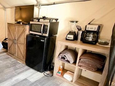 Gorgeous Safari Tent in Texas - Fantastic Glamping Destination for Water Sports Fans near Kingsbury - Kingsbury, Texas - glamping.directory