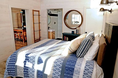 The Boathouse Cottage, Waterfront Morro Bay, CA - Morro Bay, California - glamping.directory