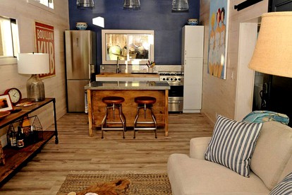 The Boathouse Cottage, Waterfront Morro Bay, CA - Morro Bay, California - glamping.directory