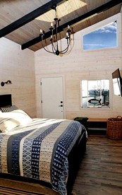 The Boathouse Cottage, Waterfront Morro Bay, CA - Morro Bay, California - glamping.directory