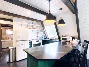 Luxury A-Frame with Hot Tub for Dreamy Vacations in Colorado - Blue River, Colorado - glamping.directory