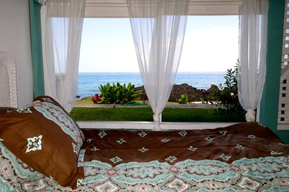 Waterfront Vacation Rental with Private Kayak Launch on Kealakekua Bay, Big Island, Hawaii - Captain Cook, Hawaii - glamping.directory