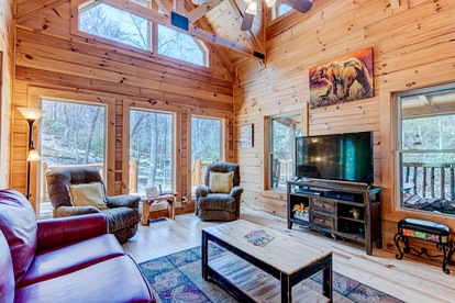 Secluded Creekside Cabin Rental near Mt. Mitchell in Western North Carolina - Black Mountain, North Carolina - glamping.directory
