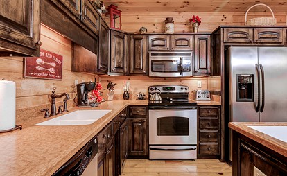 Secluded Creekside Cabin Rental near Mt. Mitchell in Western North Carolina - Black Mountain, North Carolina - glamping.directory