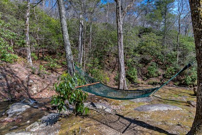 Secluded Creekside Cabin Rental near Mt. Mitchell in Western North Carolina - Black Mountain, North Carolina - glamping.directory