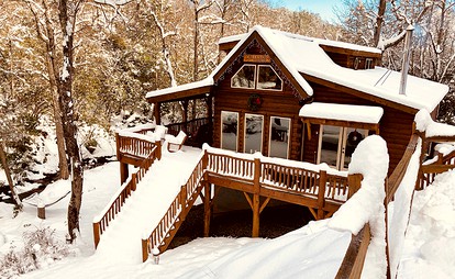 Secluded Creekside Cabin Rental near Mt. Mitchell in Western North Carolina - Black Mountain, North Carolina - glamping.directory
