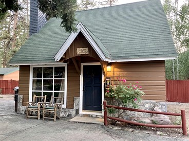 Charming and Rustic Cabin in Big Bear, California, Perfect for a Weekend Glamping Retreat - Big Bear Lake, California - glamping.directory