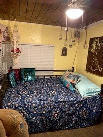 Whimsical Mermaid Retreat with Private Deck in Bacliff, Texas - Bacliff, Texas - glamping.directory