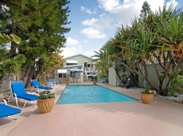 Luxurious Retreat with Views of the Gulf of Mexico in Indian Rocks, Florida - glamping.directory