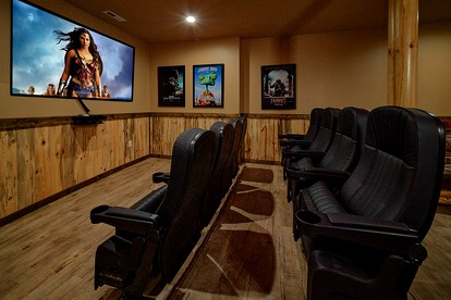 Incredible Cabin with Fire Pit and Games in Zion Grove, Tennessee - Zion Grove, Tennessee - glamping.directory