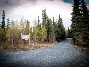Rustic Log Cabin on the Banks of Kenai Lake, Alaska - Cooper Landing, Alaska - glamping.directory