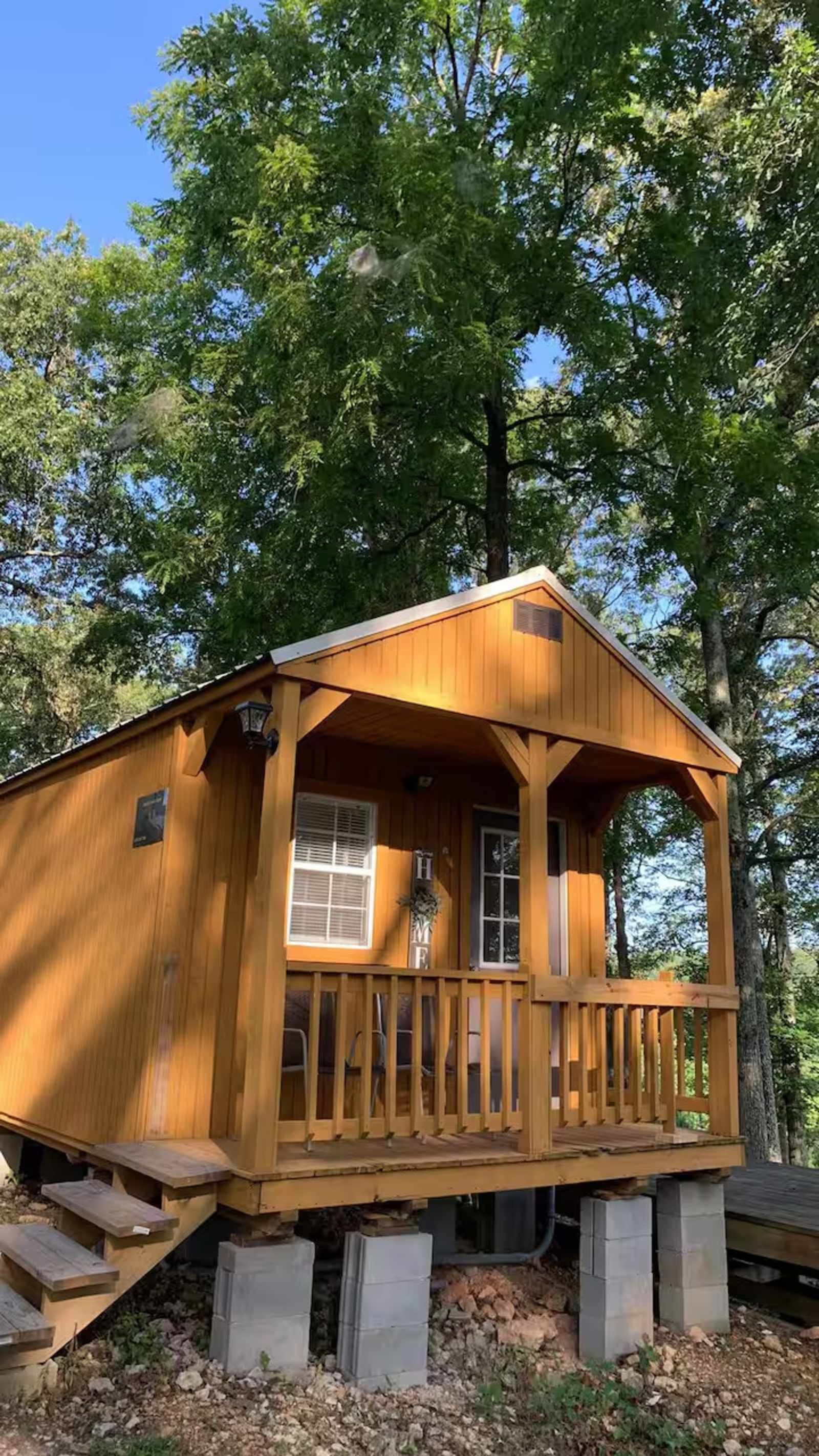 Buffalo River Lodge - Yellville, Arkansas - glamping.directory