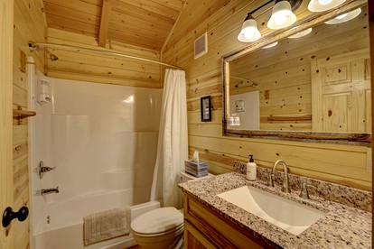 Cozy Cabin Perfect for a Romantic Escape with BBQ in Dayton, Wyoming - Dayton, Wyoming - glamping.directory