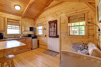 Cozy Cabin Perfect for a Romantic Escape with BBQ in Dayton, Wyoming - Dayton, Wyoming - glamping.directory