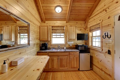 Cozy Cabin Perfect for a Romantic Escape with BBQ in Dayton, Wyoming - Dayton, Wyoming - glamping.directory