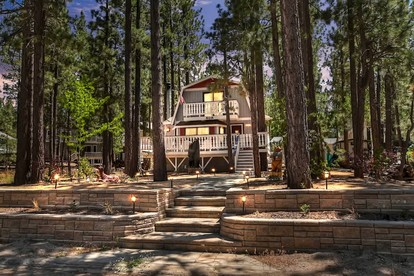 Tranquil Cabin with Barbecue and Beautiful Outdoor Living Space in Big Bear Lake, California - glamping.directory