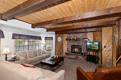 Tranquil Cabin with Barbecue and Beautiful Outdoor Living Space in Big Bear Lake, California - Big Bear, California - glamping.directory