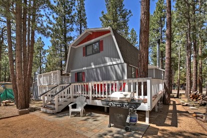 Tranquil Cabin with Barbecue and Beautiful Outdoor Living Space in Big Bear Lake, California - Big Bear, California - glamping.directory
