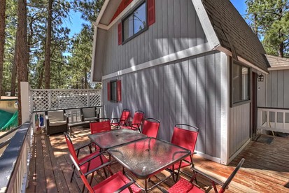 Tranquil Cabin with Barbecue and Beautiful Outdoor Living Space in Big Bear Lake, California - Big Bear, California - glamping.directory