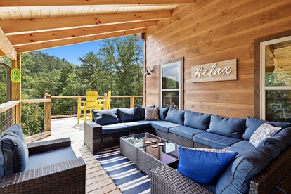 Secluded Serenity: Unwind in a 5-Bedroom Luxury Cabin with Hot Tub on Thunder Mountain, Tennessee - Sevierville, Tennessee - glamping.directory