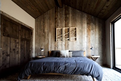 Luxurious Vintage-Inspired Cottage with Sauna for a Fantastic Family Retreat near Madison, Ohio - Madison, Ohio - glamping.directory