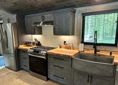 Luxurious Vintage-Inspired Cottage with Sauna for a Fantastic Family Retreat near Madison, Ohio - Madison, Ohio - glamping.directory