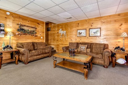 Breathtaking Cabin with Hot-Tub, Foosball Table and Outdoor Pool in Pigeon Forge, Tennessee - Pigeon Forge, Tennessee - glamping.directory