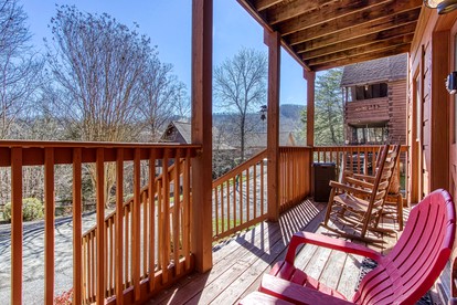 Breathtaking Cabin with Hot-Tub, Foosball Table and Outdoor Pool in Pigeon Forge, Tennessee - Pigeon Forge, Tennessee - glamping.directory