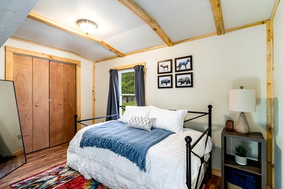 Cozy Lost River Cabin with Hot Tub, Fire Pit and Deck - Short Drive to Private Lake and Beach in Mathias, WV - Mathias, West Virginia - glamping.directory