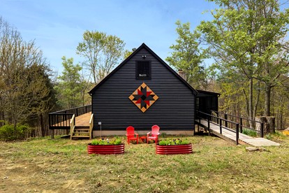 Vibrant Woodland Cabin Sanctuary near Great Cacapon River in West Virginia - glamping.directory