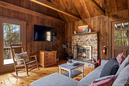 Vibrant Woodland Cabin Sanctuary near Great Cacapon River in West Virginia - Mathias, West Virginia - glamping.directory