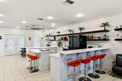 Fantastic Beach House with Barbecue in South Padre Island, Texas - South Padre Island, Texas - glamping.directory