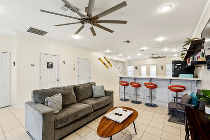 Fantastic Beach House with Barbecue in South Padre Island, Texas - South Padre Island, Texas - glamping.directory