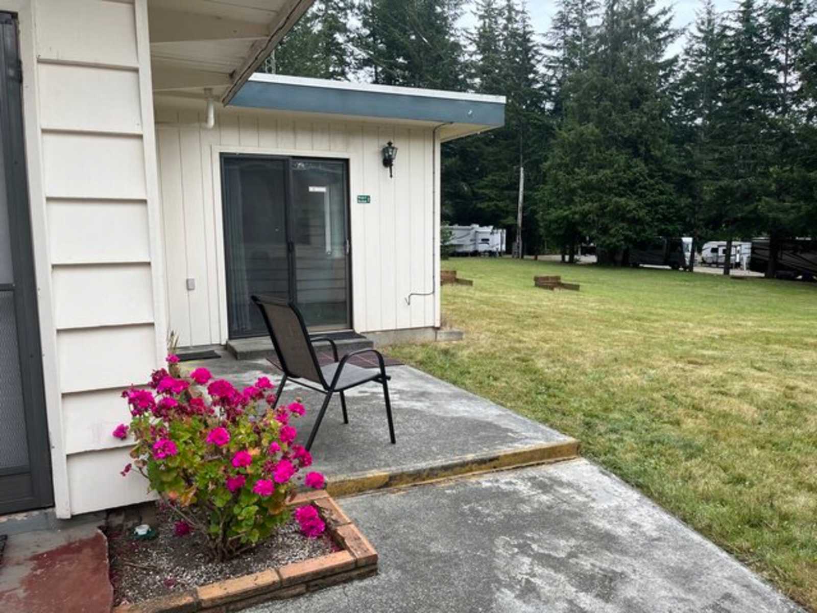 Redwood Meadows RV Resort - Crescent City, California - glamping.directory