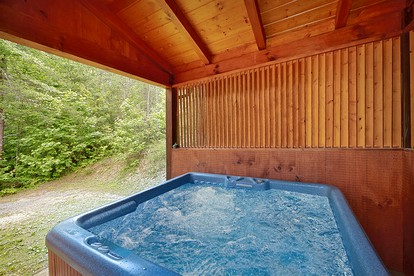 Cozy Gatlinburg Cabin Getaway Perfect for a Vacation in Tennessee - glamping.directory