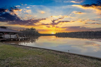 Ultimate Lakefront Cabin with Outdoor Pool in Georgia - Eatonton, Georgia - glamping.directory