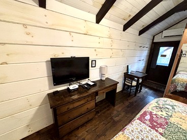 Tiny Home Cottage Near the Smokies #9 Frieda, Sevierville, TN - Sevierville, Tennessee - glamping.directory